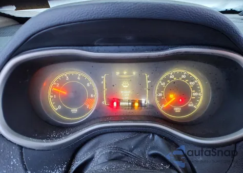 2014 Jeep Cherokee Latitude z USA, uszkodzony, nr VIN 1C4PJMCB8EW268069